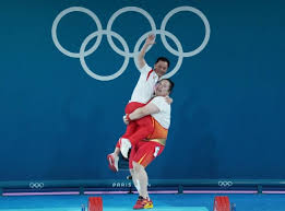 马龙都祝福？王楚钦恋情实锤？大头举杯喝酒，谁注意孙颖莎举动.